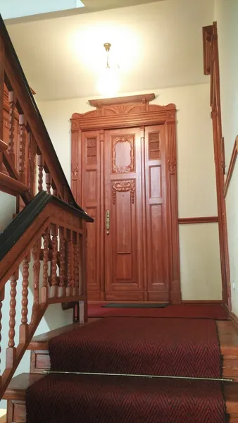 Möblierte  exzellente 1,5 Zimmer-Wohnung, Einbauküche, Bad, — photo 1